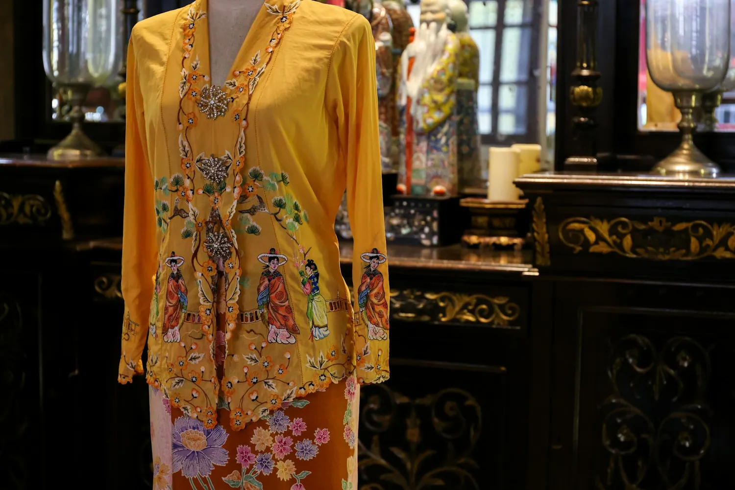 Kebaya Marigold